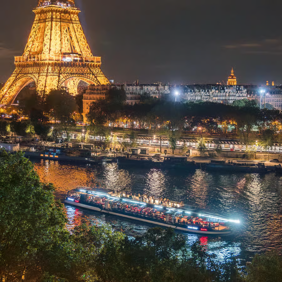 Paris cruise